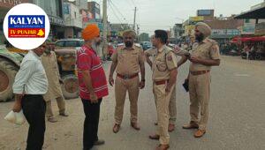 DSP ਕਰਮਜੀਤ ਸਿੰਘ* ਨੇ ਮੌਕੇ 'ਤੇ ਕਿਹਾ ਕਿ ਸਿਵਲ ਪ੍ਰਸ਼ਾਸਨ ਨਾਲ ਗੱਲ ਕਰਕੇ ਨਜਾਇਜ਼ ਕਬਜ਼ੇ ਛੁਡਵਾਏ ਜਾਣਗੇ ਤੇ ਰੇੜ੍ਹੀਆਂ ਵੀ ਨਹੀਂ ਲੱਗਣ ਦਿੱਤੀਆਂ ਜਾਣਗੀਆਂ। ਟਰੈਫਿਕ ਸੁਚਾਰੂ ਚਲਾਉਣਾ ਤਰਜੀਹ ਹੈ।
