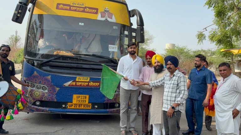 ਮੁੱਖ ਮੰਤਰੀ ਤੀਰਥ ਯਾਤਰਾ ਯੋਜਨਾ ਨਾਲ ਸ਼ਰਧਾਲੂਆਂ ਦੇ ਧਾਰਮਿਕ ਦਰਸ਼ਨਾਂ ਦੇ ਸੁਪਨੇ ਹੋ ਰਹੇ ਸਾਕਾਰ : ਮੇਅਰ ਪਦਮਜੀਤ ਸਿੰਘ ਮਹਿਤਾ
